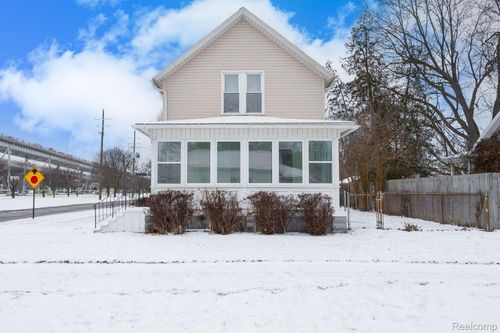 2401 Walnut St, Port Huron, MI, 48060-2846 | Card Image