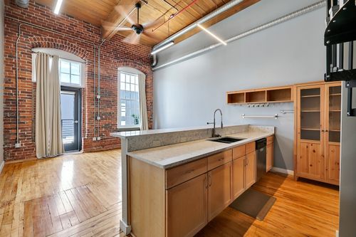 apt-425-1350 Rosa L Parks Blvd, Nashville, TN, 37208-2596 | Card Image