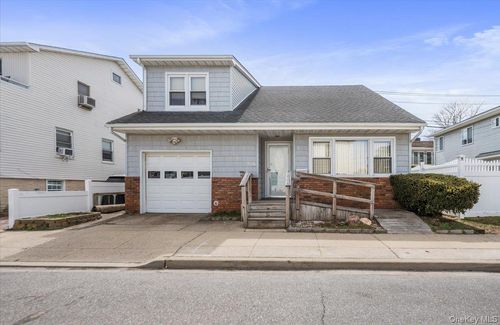 806 E Chester Street, Long Beach, NY, 11561 | Card Image