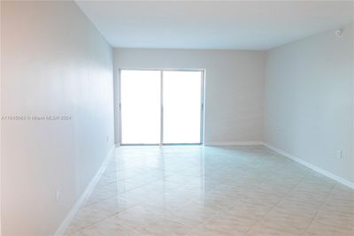 1222 - 400 Kings Point Drive, Condo with 1 bedrooms, 1 bathrooms and null parking in Sunny Isles Beach FL | Image 2