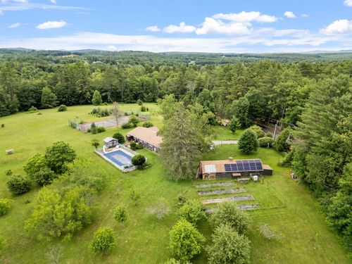 51 Sweatt Rd, Pittsfield, NH, 03263-3716 | Card Image