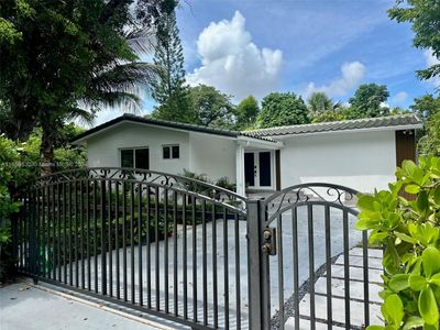 7650 Sw 64th Ct, House other with 4 bedrooms, 3 bathrooms and null parking in South Miami FL | Image 1