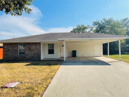 1602 Moss St, Gainesville, TX, 76240-5930 | Card Image