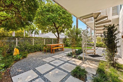 203-1700 Meridian Ave, Miami Beach, FL, 33139-1823 | Card Image