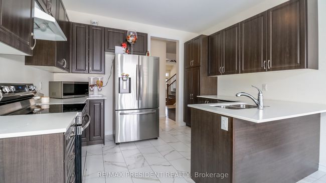 2214 Lozenby St, House other with 3 bedrooms, 3 bathrooms and 2 parking in Innisfil ON | Image 10