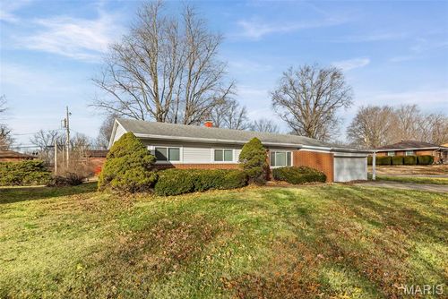 125 Chevy Chase Drive, Belleville, IL, 62223 | Card Image