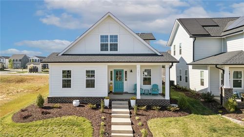 1631 Crossvillage Ave, Kernersville, NC, 27284-4245 | Card Image