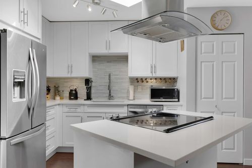 b309-40120 Willow Cres, Squamish, BC, V8B0L7 | Card Image