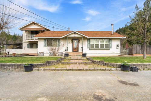 7511 Hugo Rd, Grants Pass, OR, 97526-9792 | Card Image