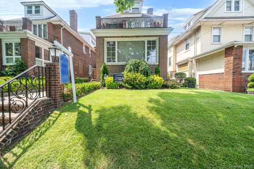 58 85th Street, New York, NY, 11209 | Card Image