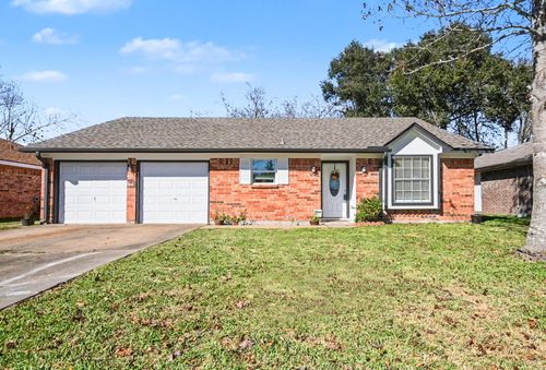 4202 Townes Forest Rd, Friendswood, TX, 77546-4253 | Card Image