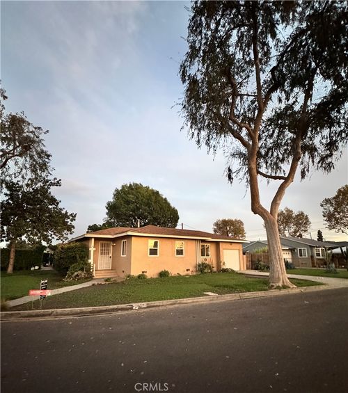 8432 Duchess Dr, Whittier, CA, 90606-3334 | Card Image