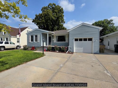 2421 W Charles St, Grand Island, NE, 68803-5806 | Card Image