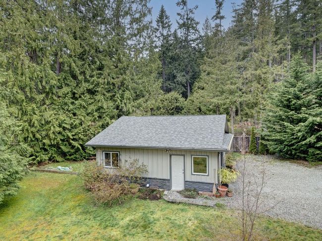 1253 Hawthorn Road, House other with 3 bedrooms, 2 bathrooms and 5 parking in Roberts Creek BC | Image 34
