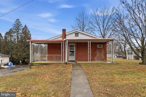 142 Smith Ave, ELIZABETHVILLE, PA, 17023-8850 | Card Image