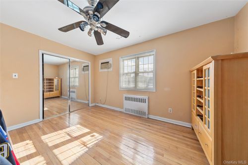 a-69 215th St, Oakland Gardens, NY, 11364-2527 | Card Image