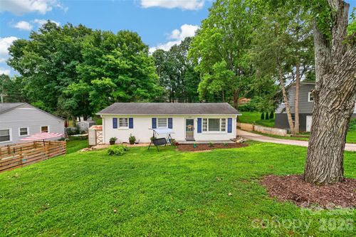 1063 14th Ave Nw, Hickory, NC, 28601-2237 | Card Image