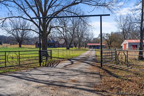1471 E River Rd, Fort Gibson, OK, 74434-7513 | Card Image
