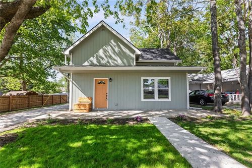 213 Red Jacket Street, Ottawa, KS, 66067 | Card Image