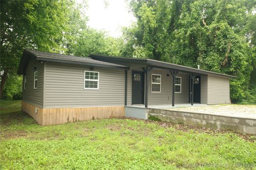 1185 E Pine St, Westville, OK, 74965-2004 | Card Image