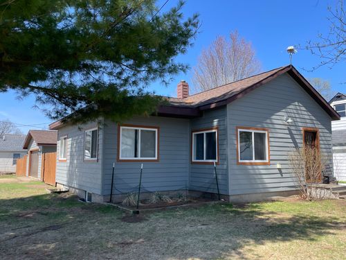 1819 9th St E, MENOMONIE, WI, 54751-3437 | Card Image