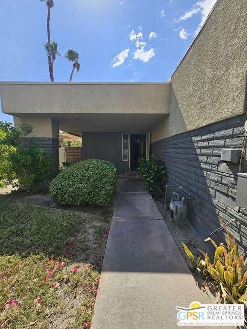 1333 Sunflower Cir N, Palm Springs, CA, 92262-9743 | Card Image