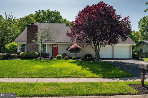 6 Heather Dr, Evesham, NJ, 08053-1910 | Card Image