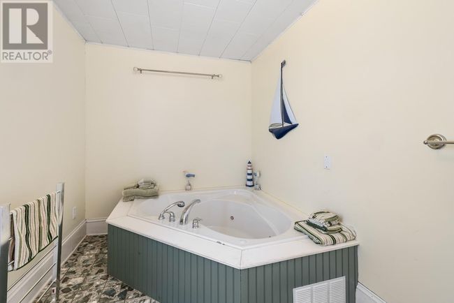 3076 E Point Rd, House other with 4 bedrooms, 2 bathrooms and null parking in Kingsboro PE | Image 18