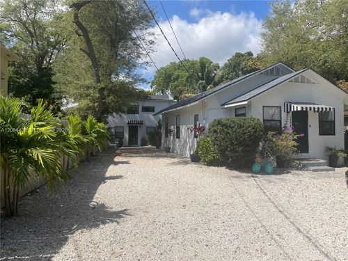 f-5504 Nw 3rd Ave, Miami, FL, 33127-1522 | Card Image