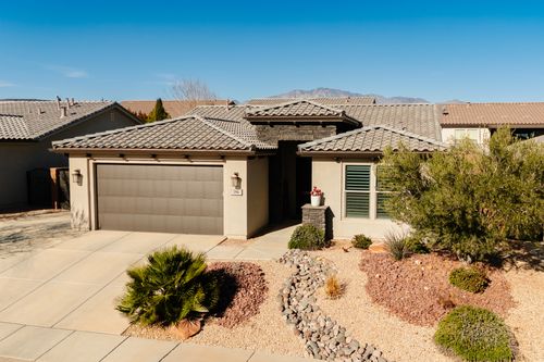 186 W Peridot Dr, Washington, UT, 84780-3079 | Card Image
