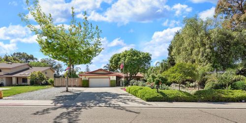 925 Constitution Way, Tracy, CA, 95376-4703 | Card Image