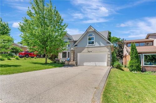 305 Wiltshire Pl, Waterloo, ON, N2T1R3 | Card Image