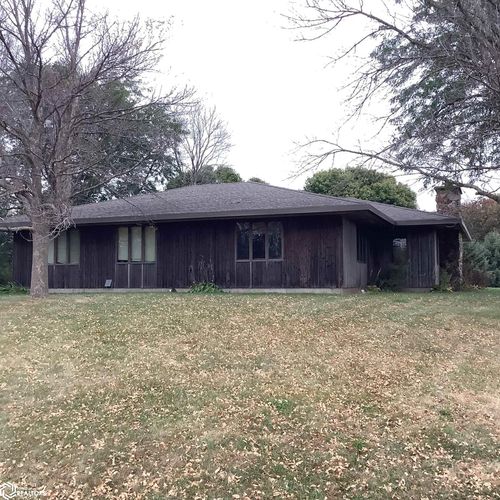 2405 470th St, Buffalo Center, IA, 50424-7040 | Card Image