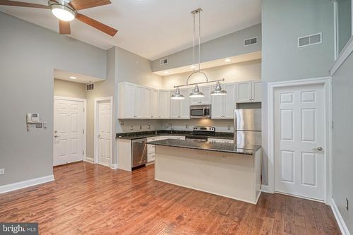 apt-14-6 S Strawberry St, PHILADELPHIA, PA, 19106-2849 | Card Image