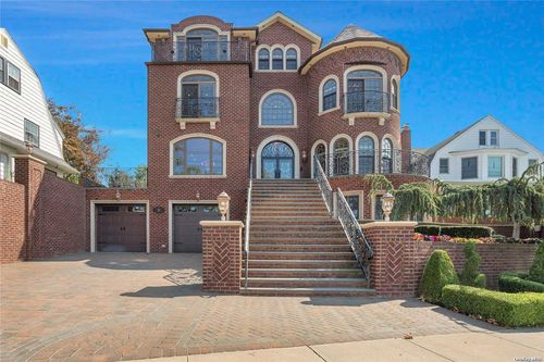 32 Boulevard, Malba, NY, 11357-1003 | Card Image