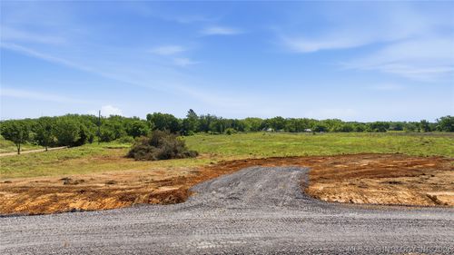 5201 W Lone Chimney Rd, Glencoe, OK, 74032 | Card Image