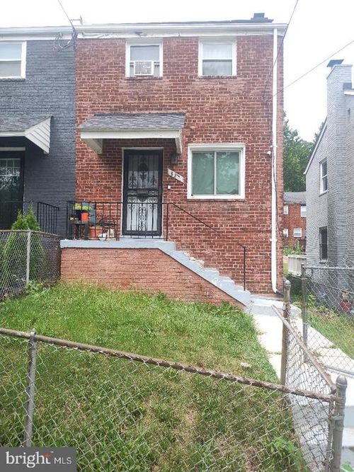 855 Adrian St Se, WASHINGTON, DC, 20019-4910 | Card Image