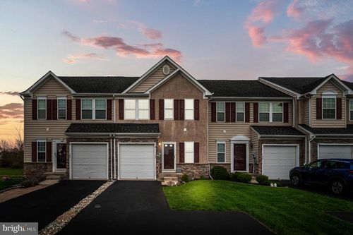 144 Fawn Dr, GILBERTSVILLE, PA, 19525-8102 | Card Image