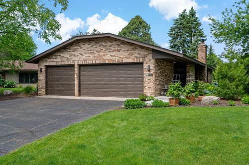 95 Holly Ln N, Plymouth, MN, 55447-4105 | Card Image
