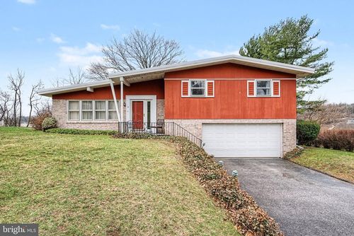 9 Berlin Ct, YORK, PA, 17408-5028 | Card Image