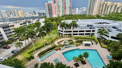 814 - 3300 Ne 192nd St, Condo with 2 bedrooms, 2 bathrooms and null parking in Aventura FL | Image 2