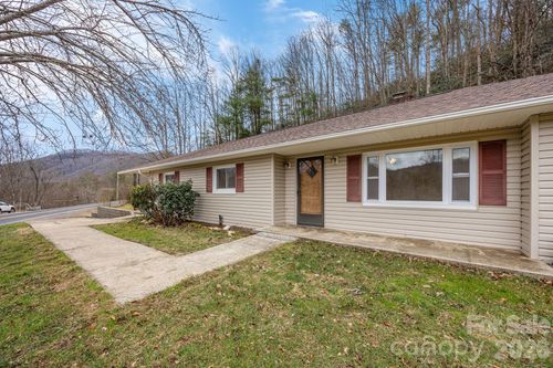 82 Greasy Cove Rd, Leicester, NC, 28748-6374 | Card Image