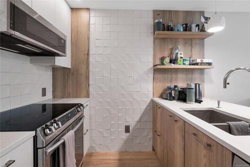 204-1588 North Dairy Rd, Saanich, BC, V8T0E1 | Card Image