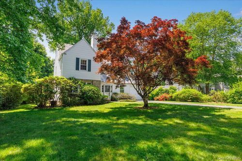 541 Claflin Ave, Mamaroneck, NY, 10543-4402 | Card Image