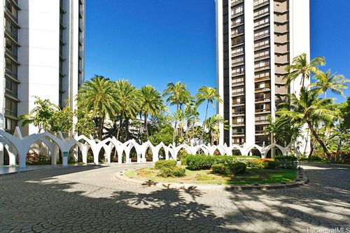 ph-6-300 Wai Nani Way, Honolulu, HI, 96815-2711 | Card Image