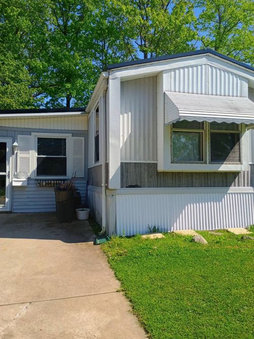 1637 Glenhaven Ln, Erie, PA, 16509-4919 | Card Image