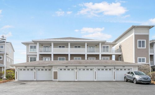 20-930 W Savidge St, Spring Lake, MI, 49456-1691 | Card Image