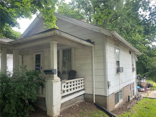 1337 S Osage St, Independence, MO, 64055-1265 | Card Image