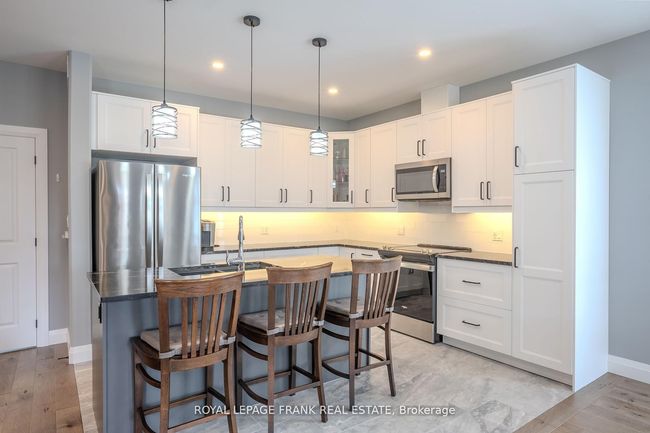 44 Birch Cres, House other with 2 bedrooms, 2 bathrooms and 4 parking in Bobcaygeon ON | Image 6