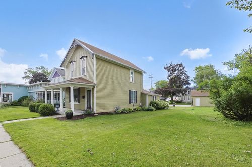 338 Oakton Avenue, Pewaukee, WI, 53072 | Card Image